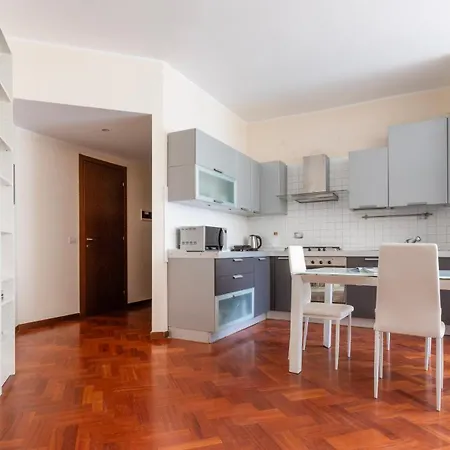 Apartmán Italianway Easy - Sismondi 74 *
