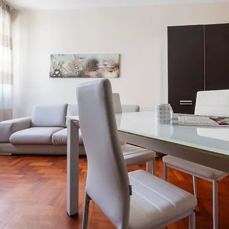 Apartmán Italianway Easy - Sismondi 74 *
