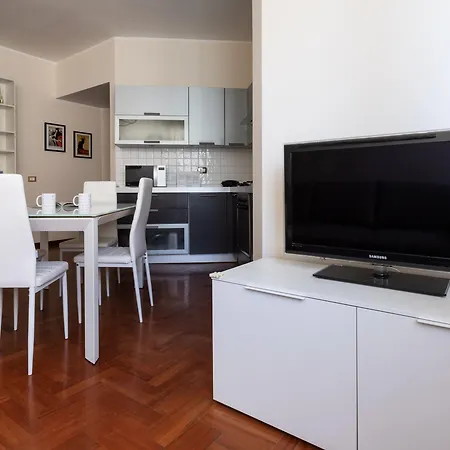 Italianway Easy - Sismondi 74 Apartament *